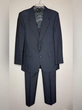 Towncraft Charcoal Gray Pinstripe Two-Piece Suit Size 40R 34 x 30